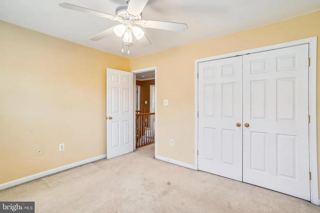 Photo of 2240 W GREENLEAF DRIVE