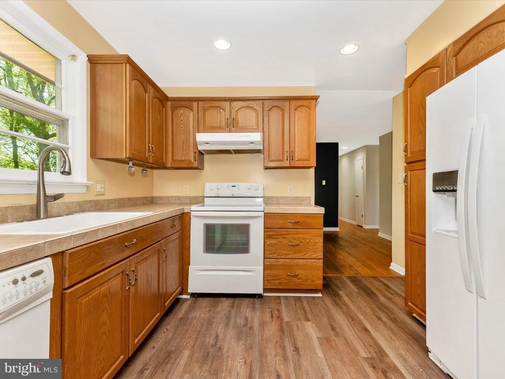 Photo of 2833 RODERICK ROAD
