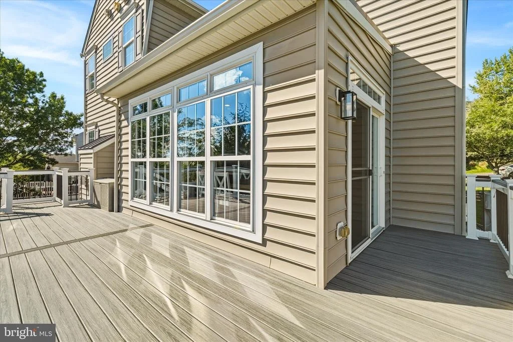 Photo of 2258 W. GREENLEAF DRIVE