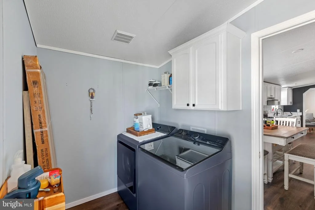 Photo of 43 MIDWAY AVENUE