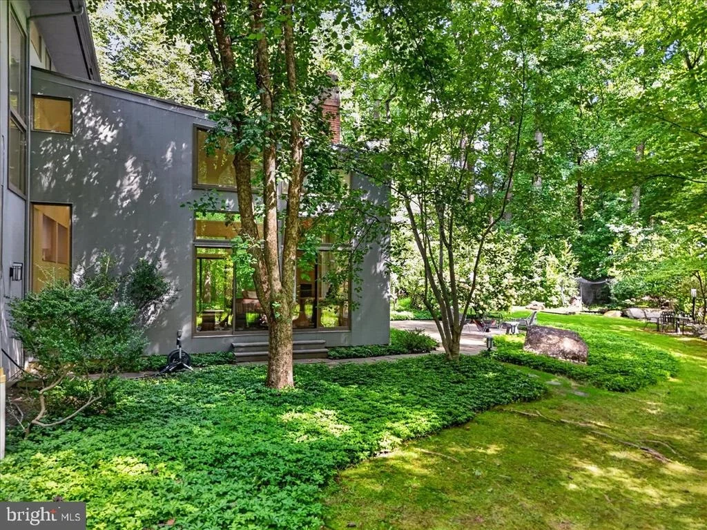 Photo of 24 WHITE OAK DRIVE