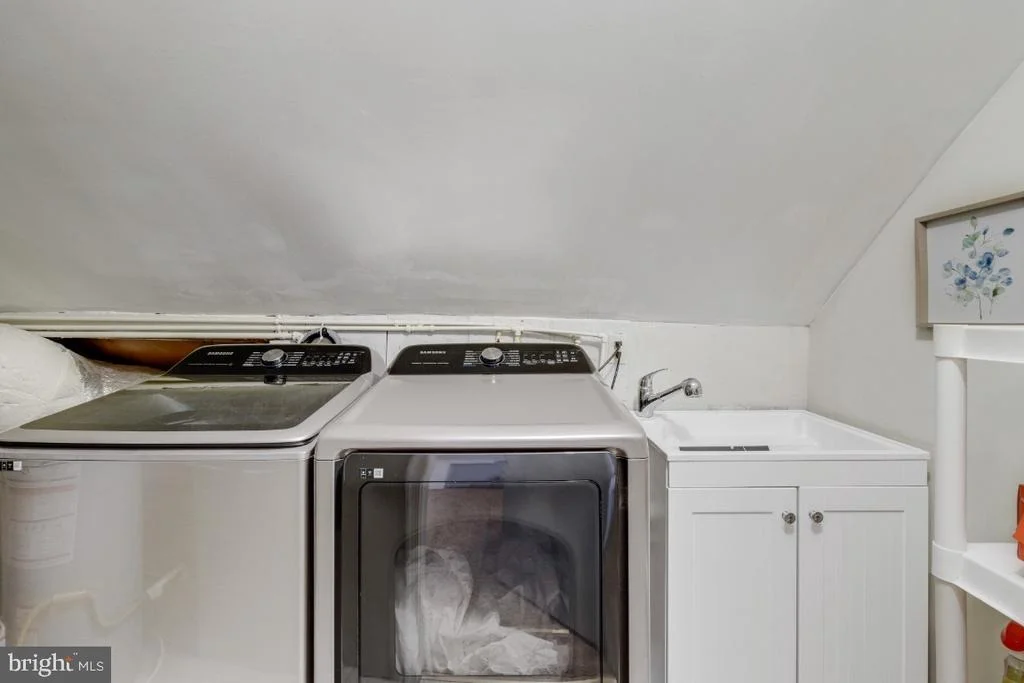 Photo of 903 ROBIN ROAD
