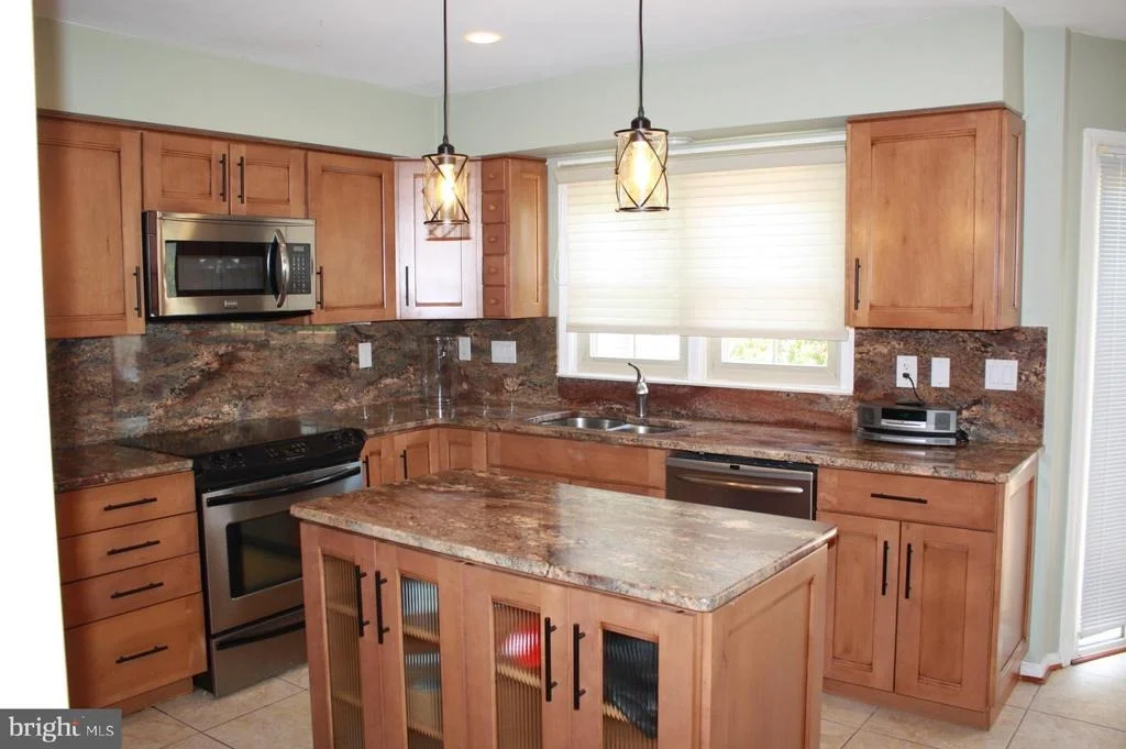 Photo of 8606 COMPASS COURT