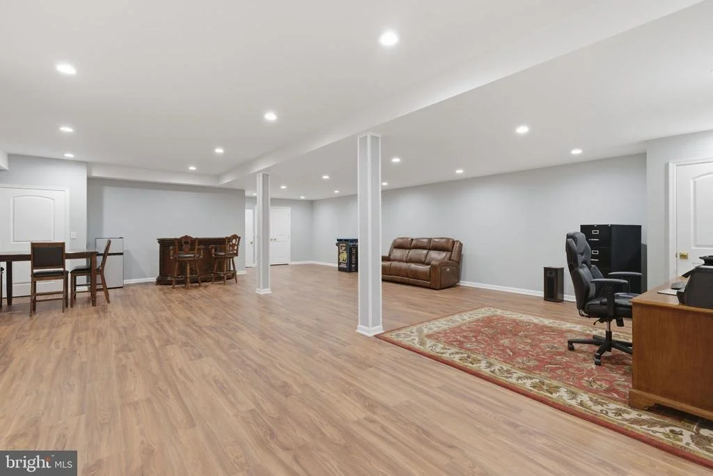 Photo of 922 SIDEHILL DRIVE