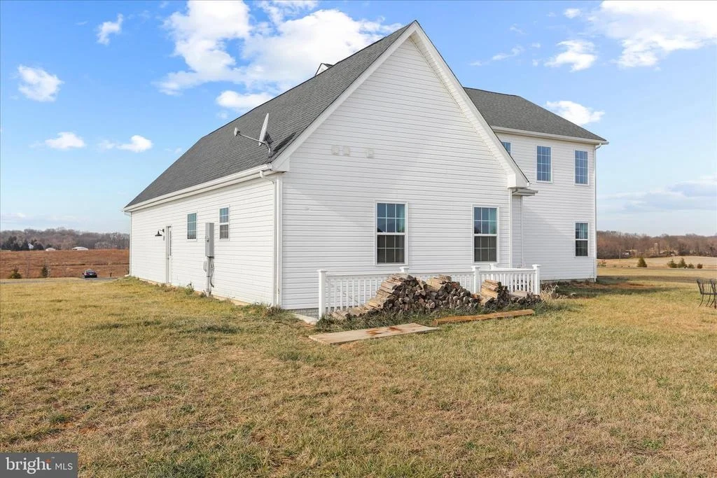 Photo of 219 SUMMERFIELD WAY