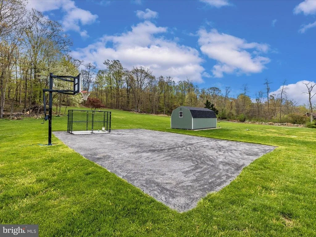 Photo of 11505 PLEASANT VALLEY ROAD