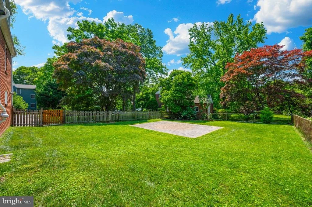 Photo of 6 E HAMILTON AVENUE