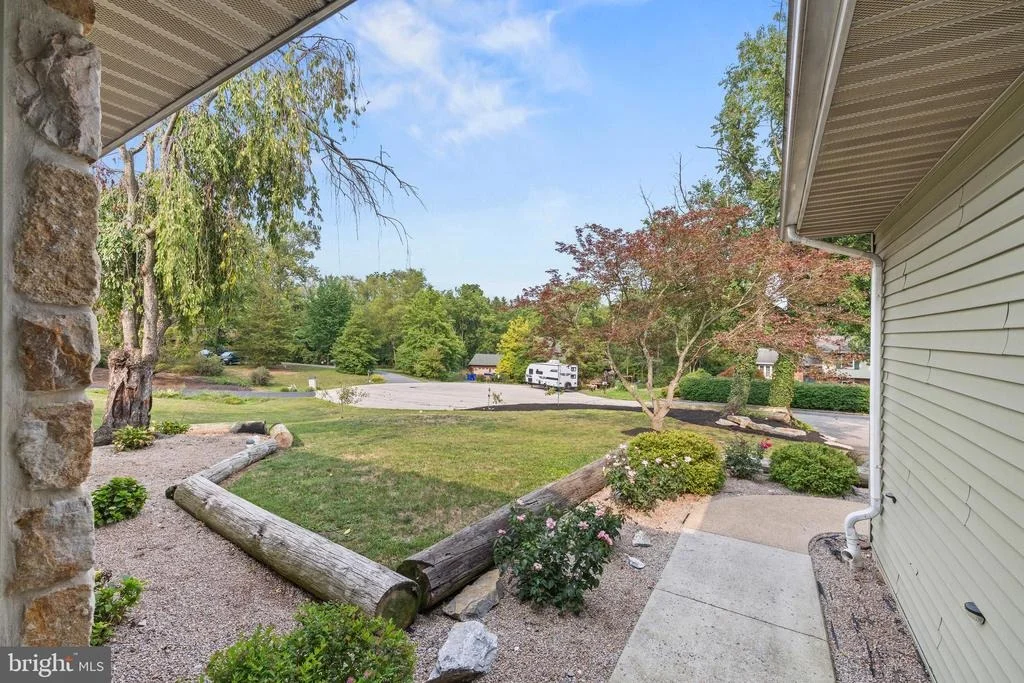 Photo of 223 PINEVIEW DRIVE