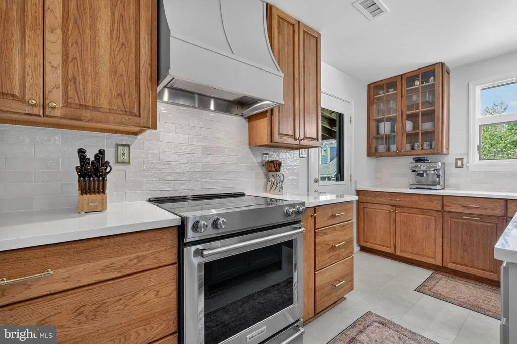Photo of 7018 QUANDER ROAD