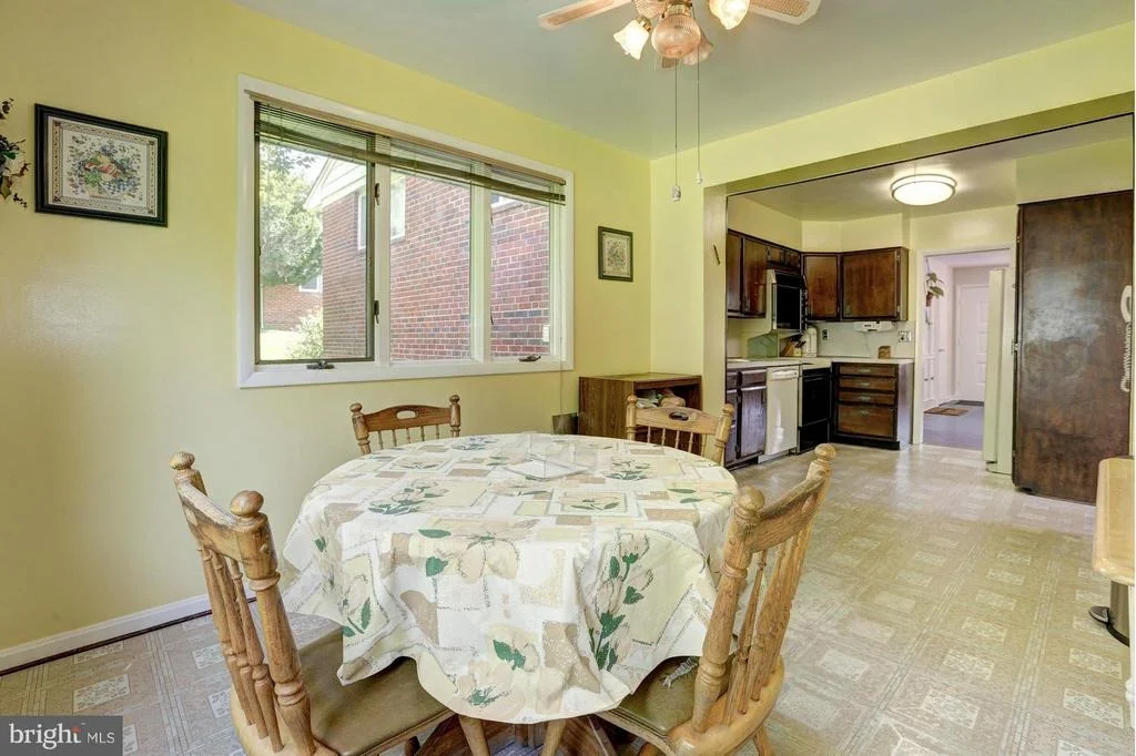 Photo of 302 BURNT MILLS AVENUE