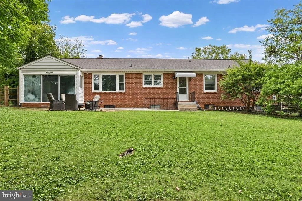 Photo of 1221 DULANEY VALLEY ROAD