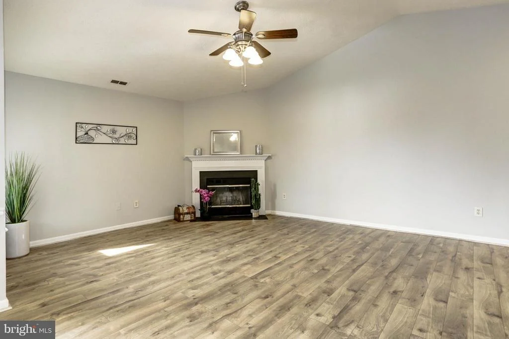 Photo of Unit 2B at 2110 WHITE HALL ROAD