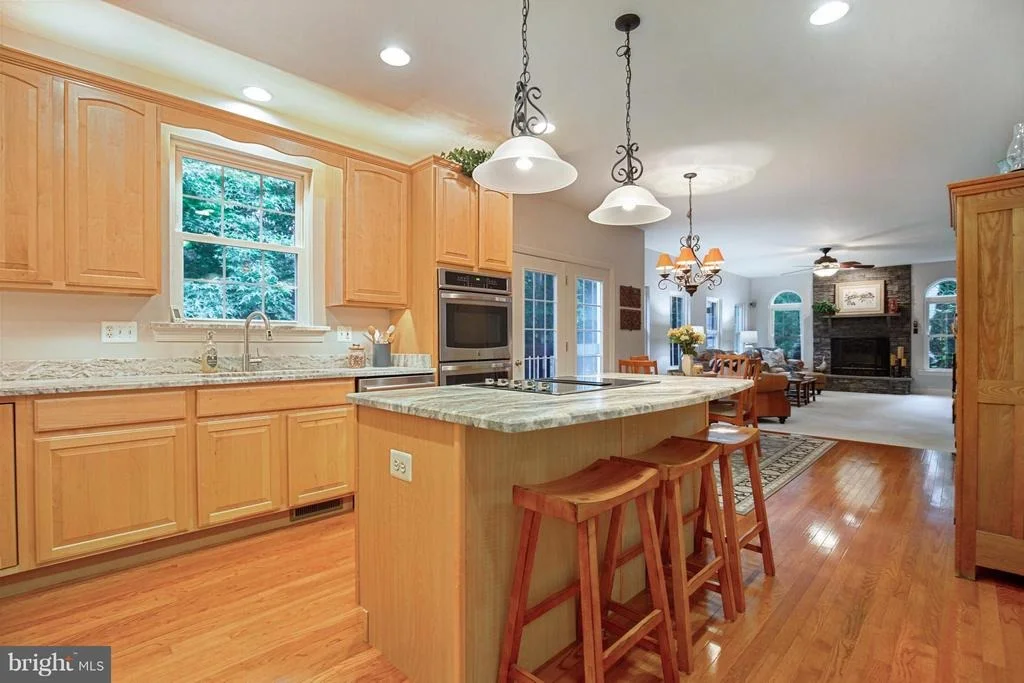 Photo of 325 SPLIT OAK LANE