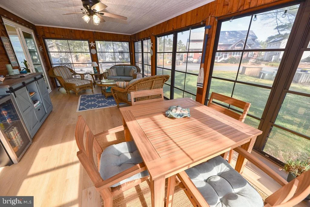 Photo of 956 LAKE VIEW DRIVE