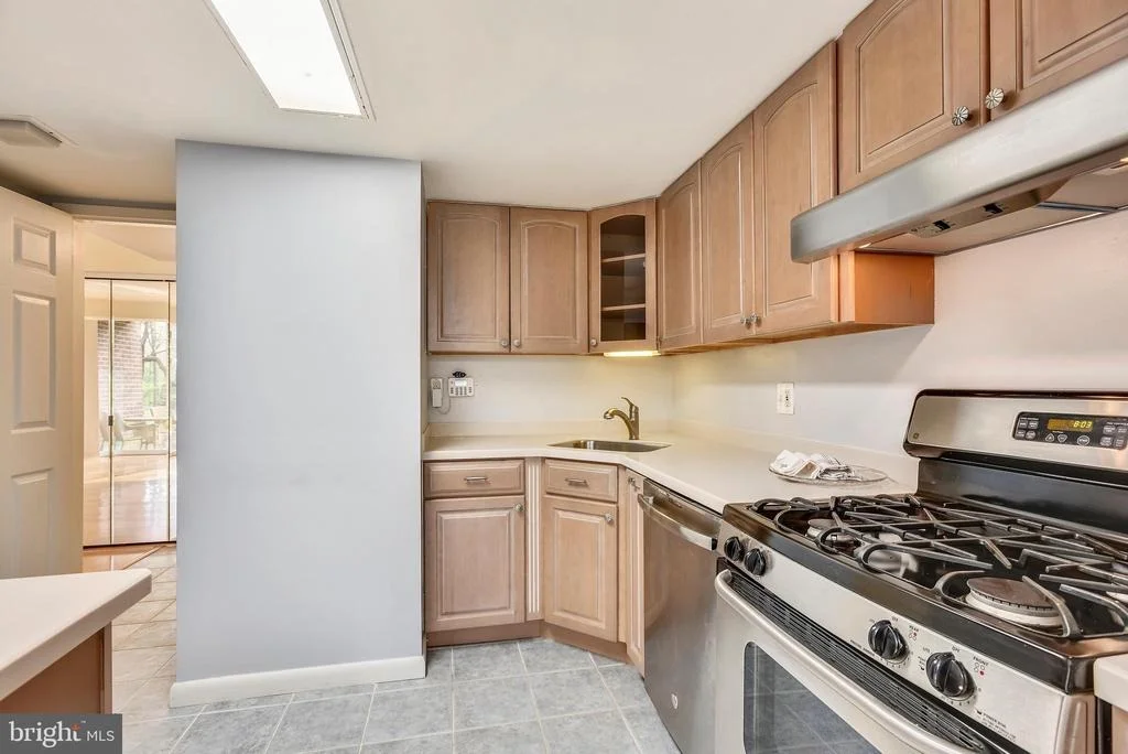 Photo of Unit 2A at 1427 NORTHGATE SQUARE
