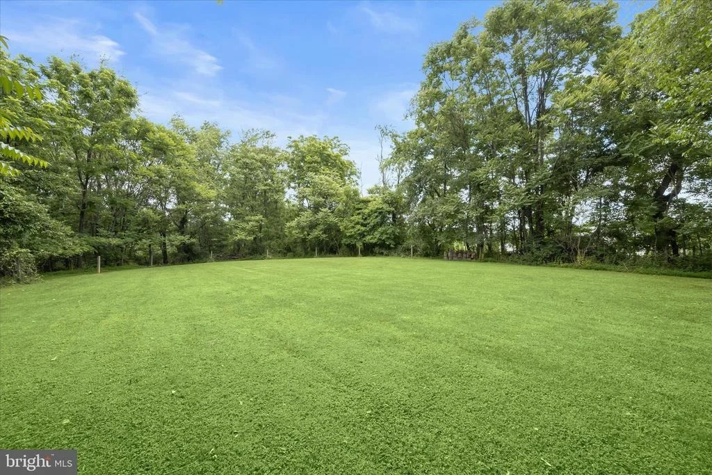 Photo of 2319 BRADDOCK ROAD