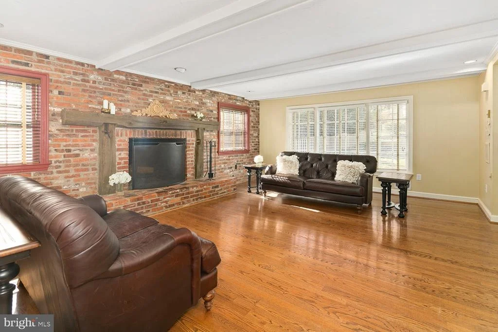 Photo of 1613 FOREST LANE