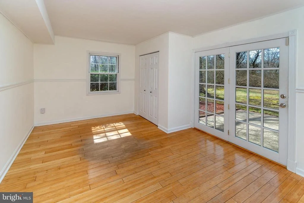 Photo of 6 JEFFREY LANE
