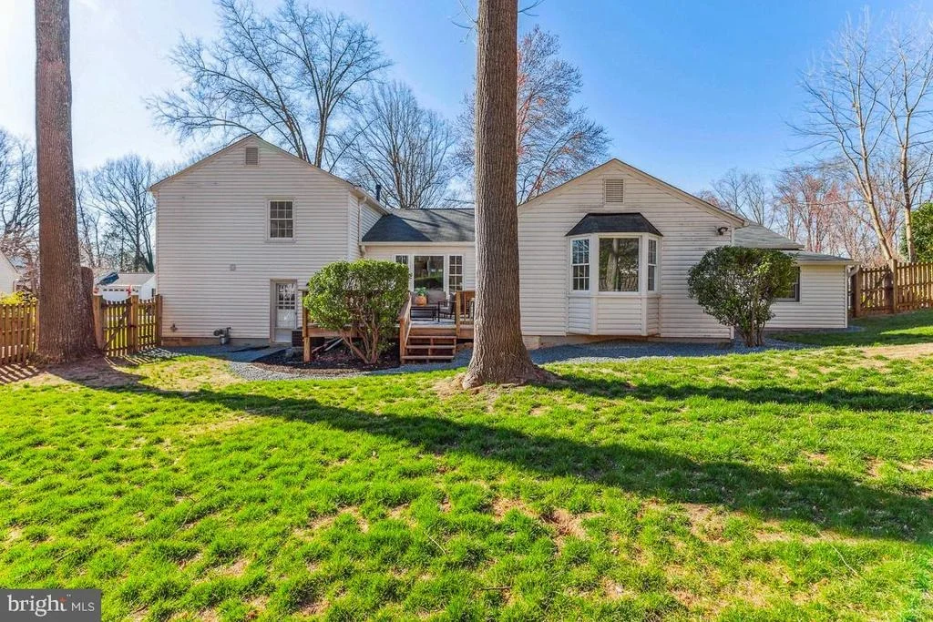 Photo of 9436 WALLINGFORD DRIVE