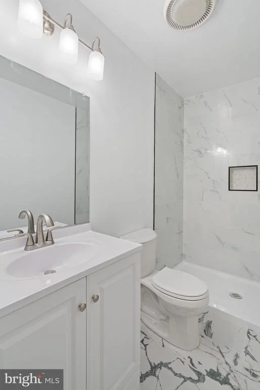 Photo of 2309 MAPLEWOOD DRIVE