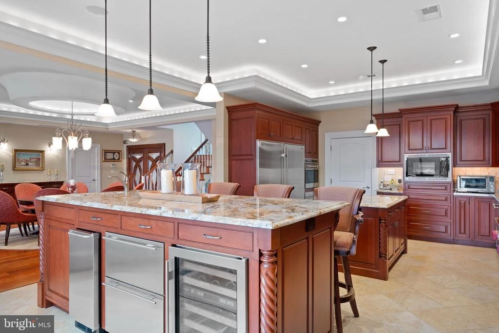 Photo of 206 HARBOR DRIVE