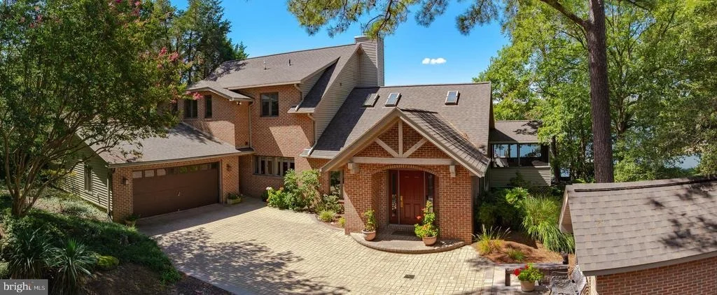 Photo of 369 DEER DRIVE