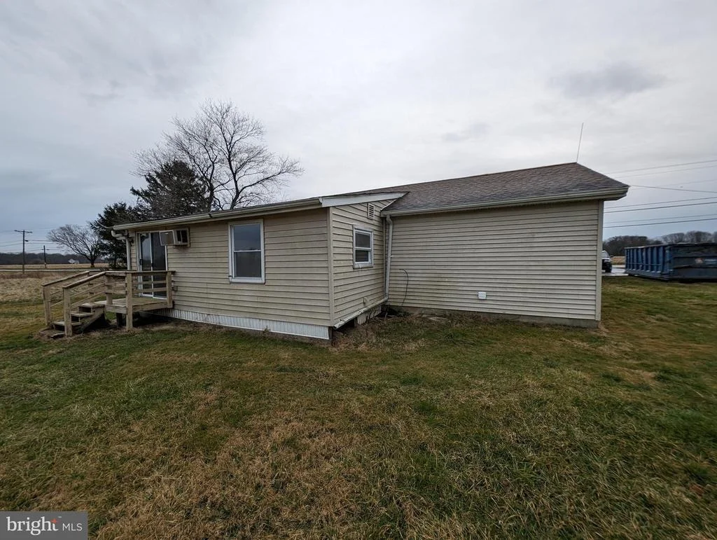 Photo of 585 GROVE NECK ROAD