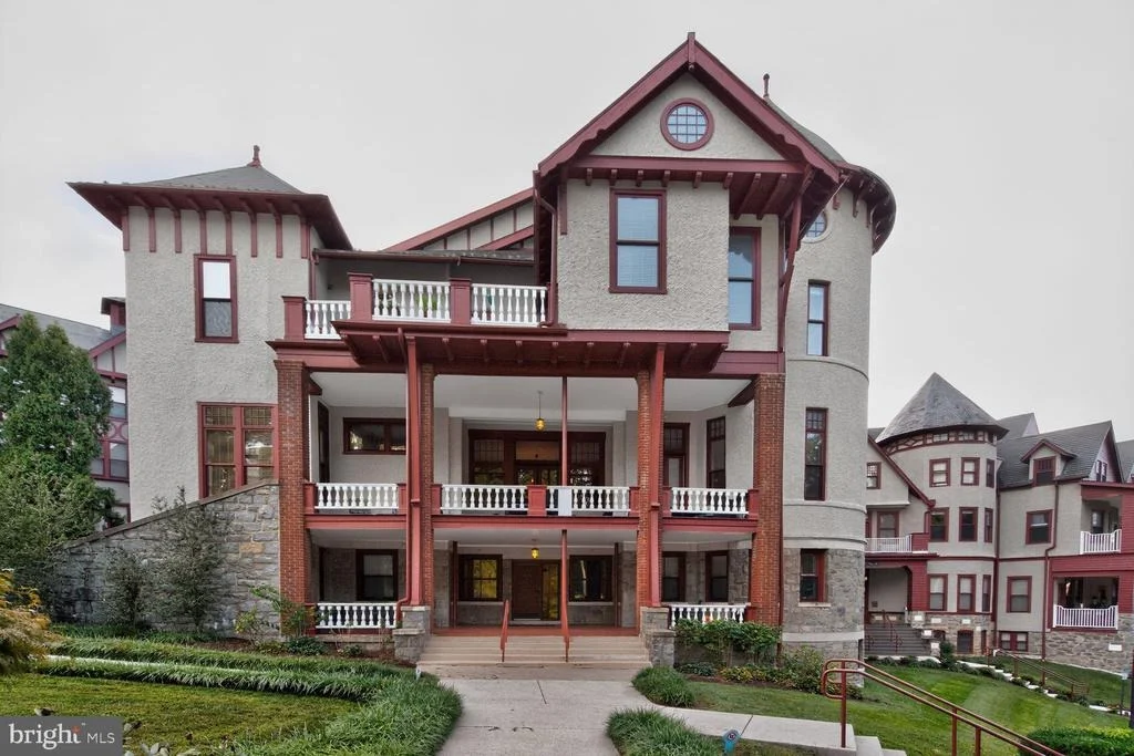 Photo of Unit PH102 at 9610 DEWITT