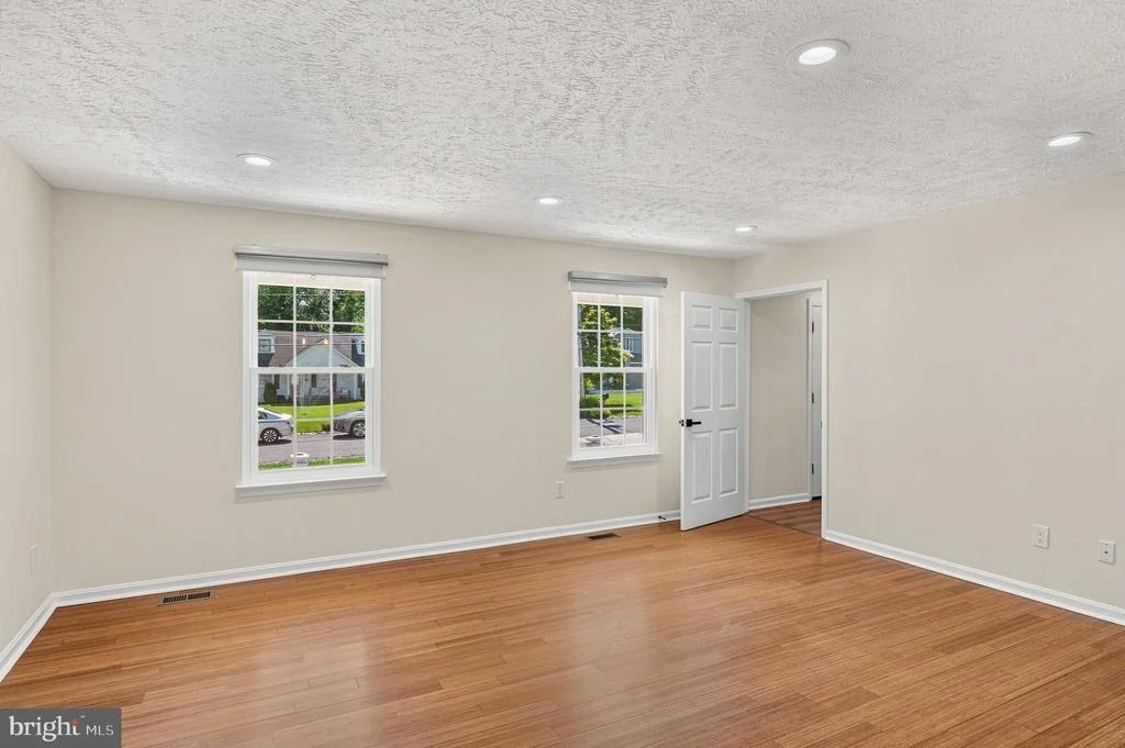 Photo of 1007 HARBOR DRIVE