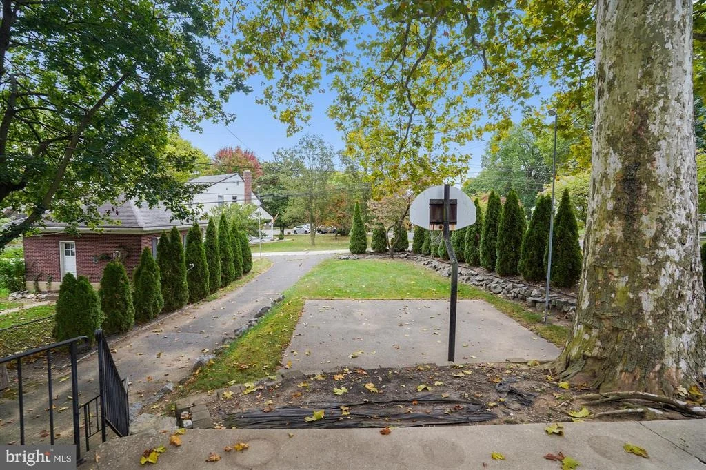Photo of 200 MEALEY PARKWAY