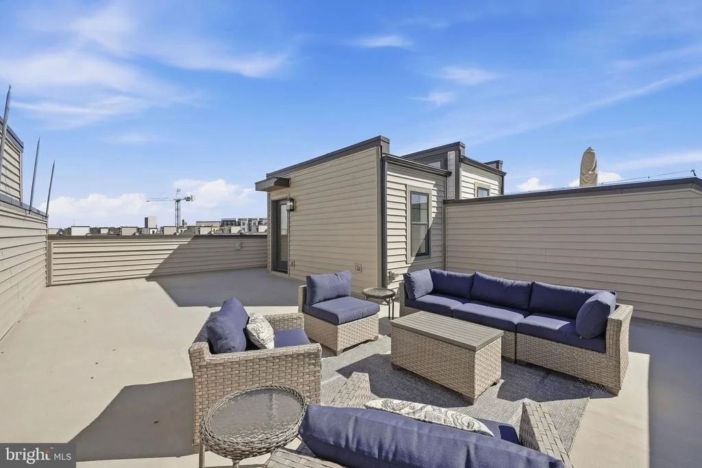 Photo of 43556 CENTERGATE DRIVE