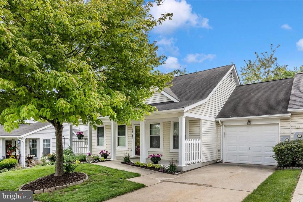 Photo of 1007 PARADE LANE
