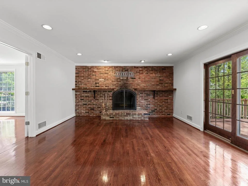 Photo of 3713 QUEEN MARY DRIVE