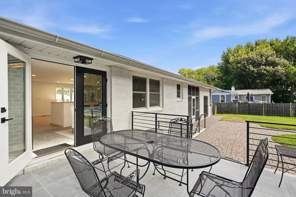 Photo of 109 SUNSET DRIVE