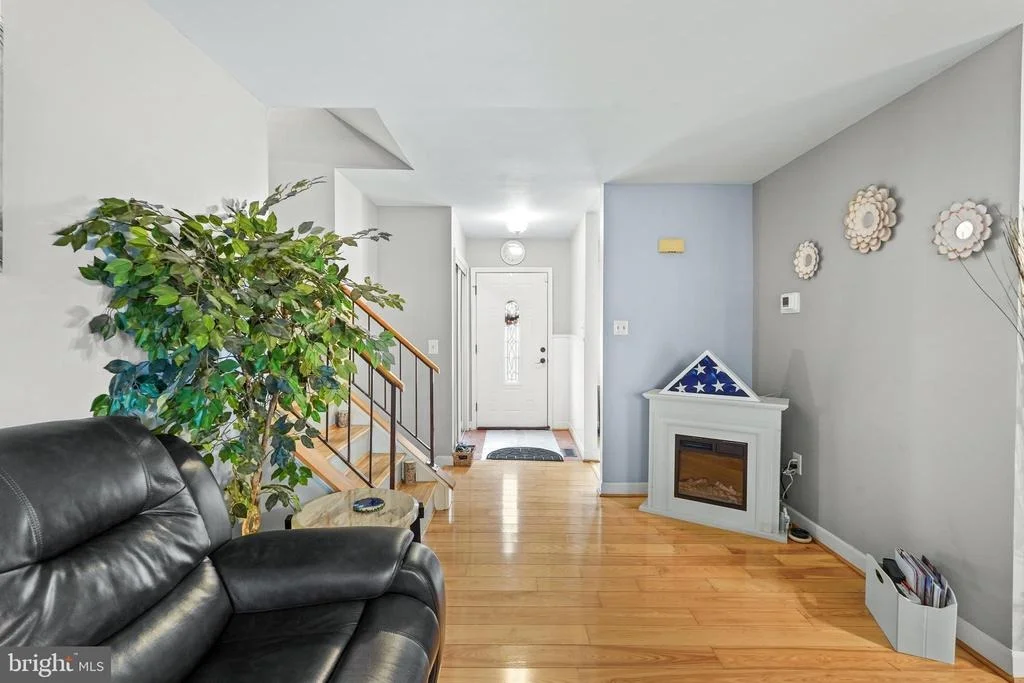 Photo of 5210 VIENNA DRIVE
