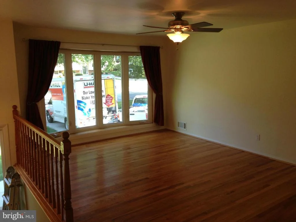 Photo of 5522 QUEENSBERRY AVENUE