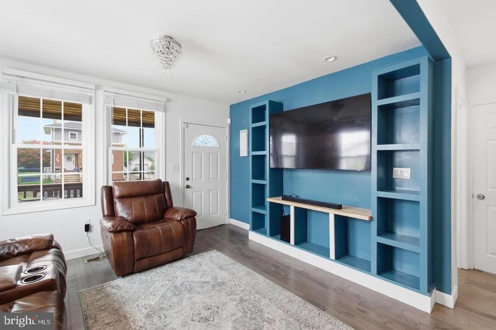 Photo of 1742 LESLIE ROAD