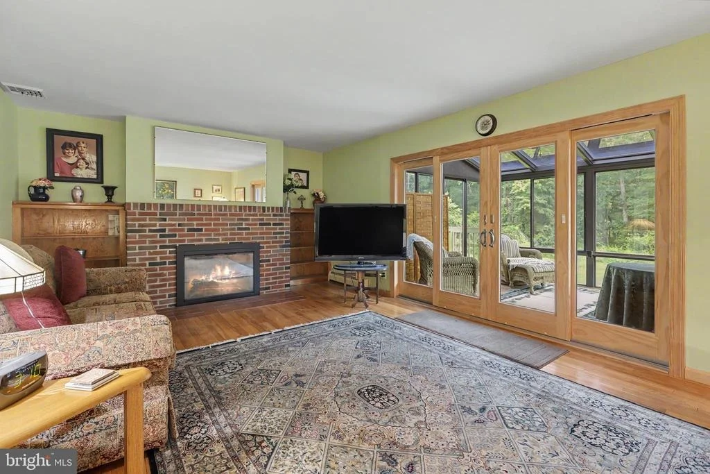 Photo of 2048 BUSTLETON ROAD