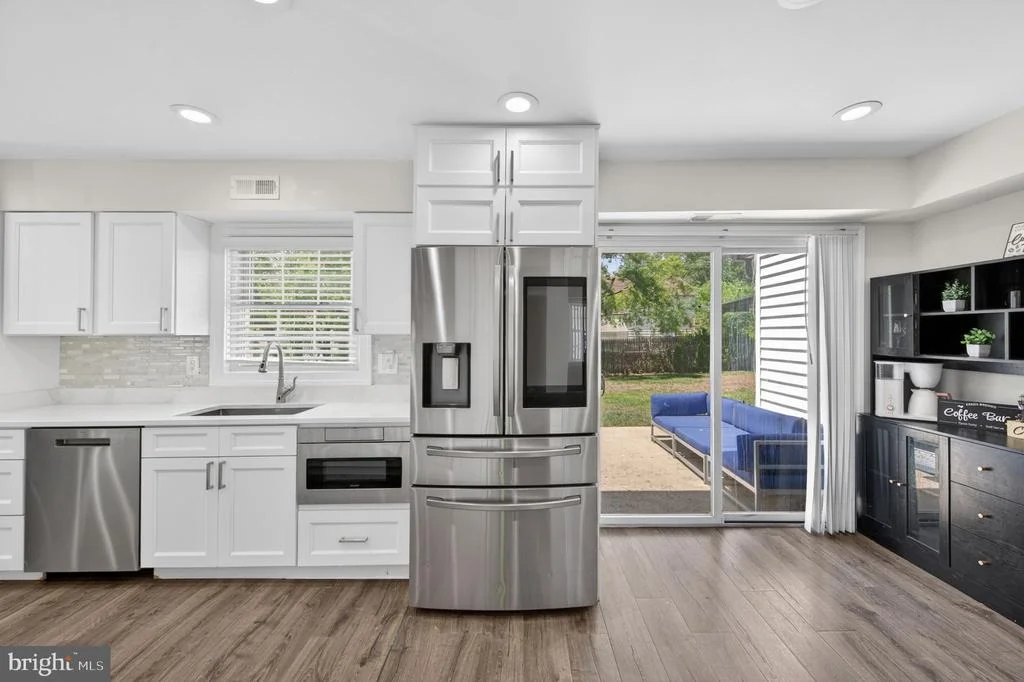 Photo of 4202 MINSTRELL LANE