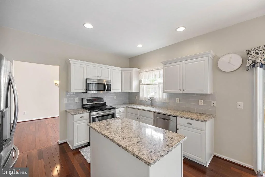 Photo of 704 SHIPTON ROAD