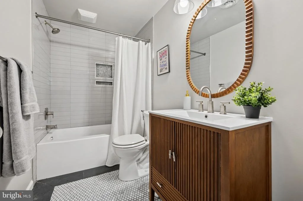 Photo of 213 PIPING ROCK DRIVE