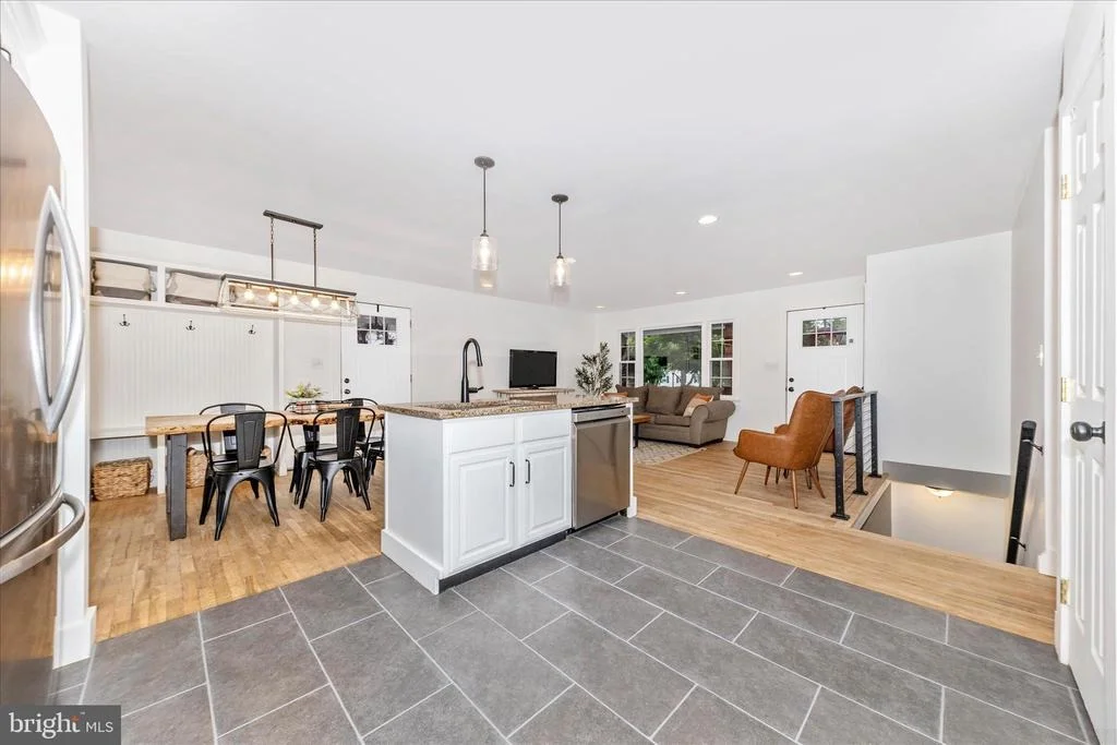 Photo of 28513 WOODVIEW DRIVE