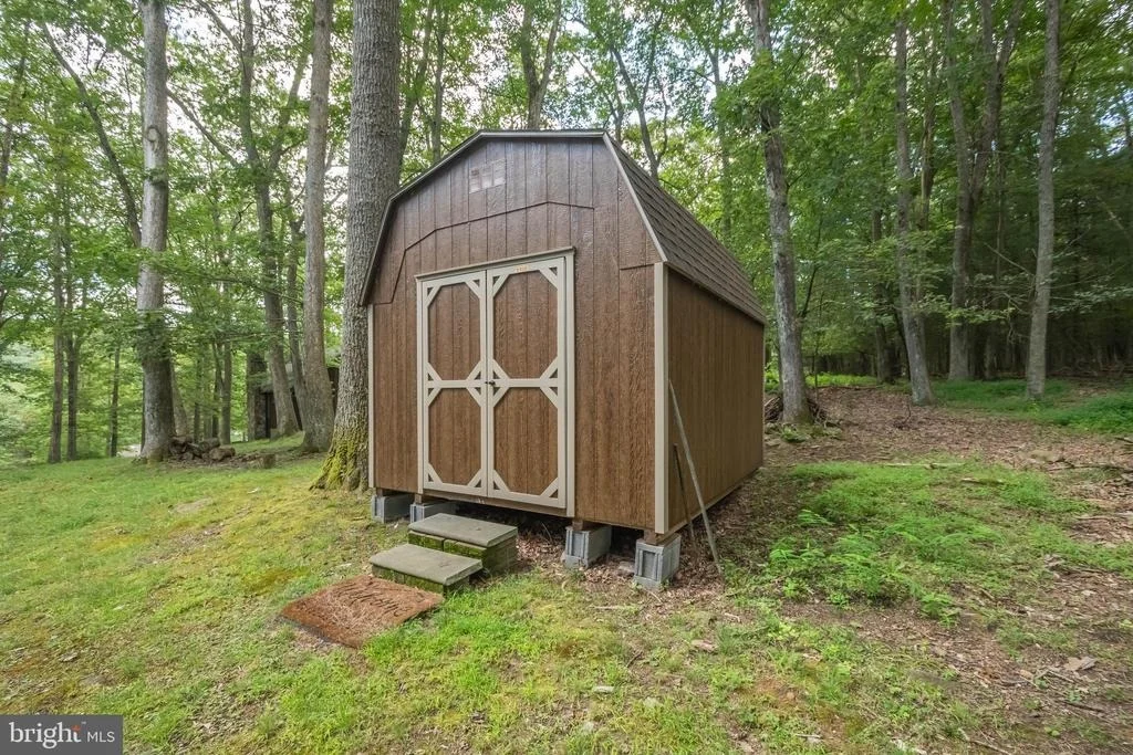Photo of 495 WHITE OAK DRIVE
