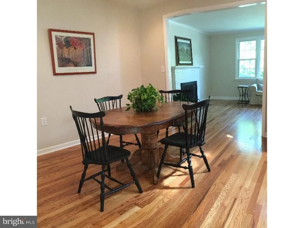 Photo of 1233 CRESTOVER ROAD
