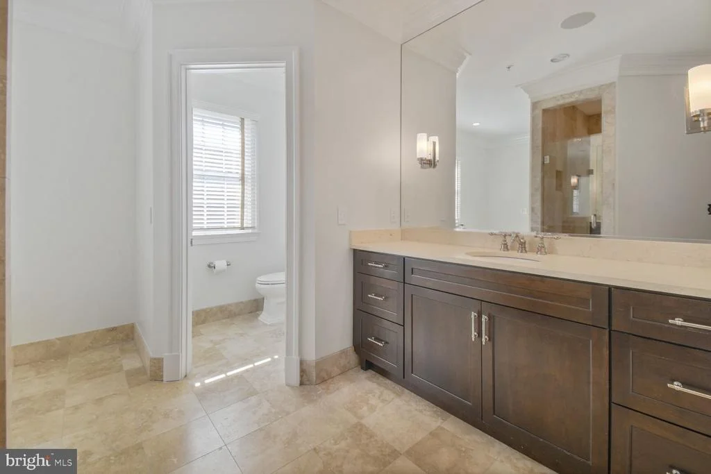Photo of 1935 FOXVIEW CIRCLE NW
