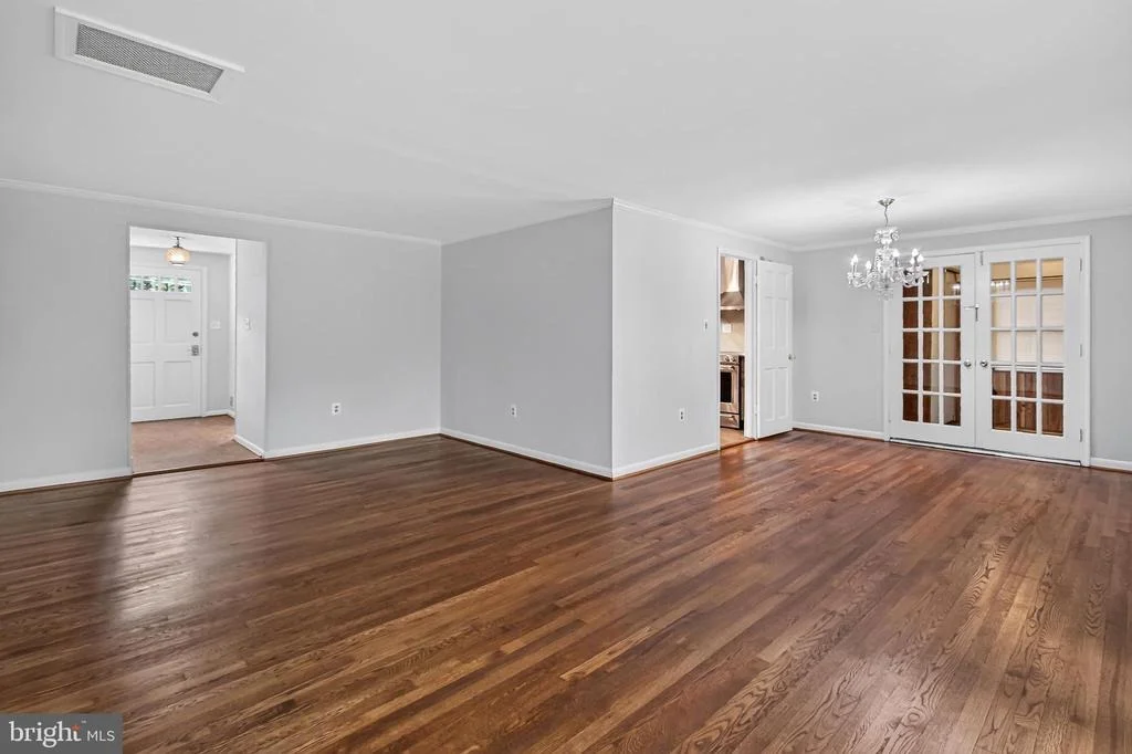 Photo of 4019 ROBERTSON BOULEVARD