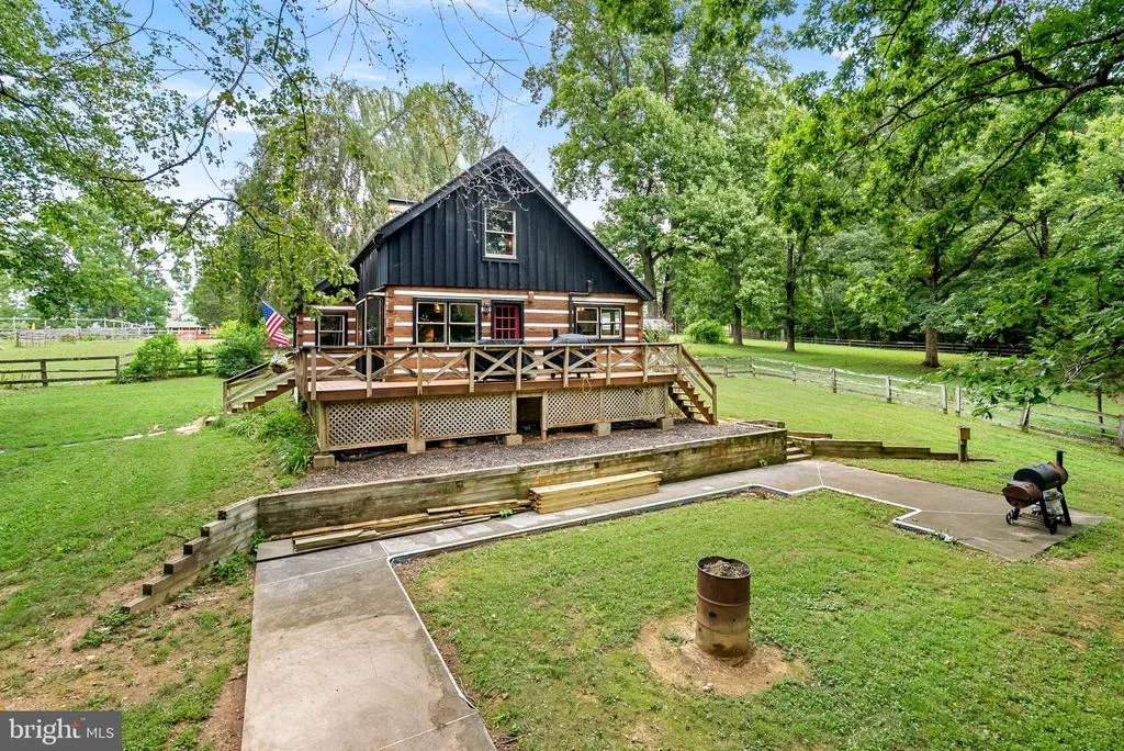 Photo of 1263 FROGTOWN ROAD