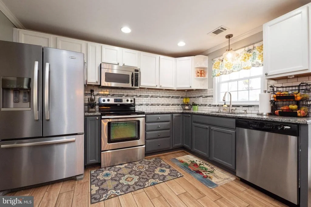 Photo of 3204 DEVONSHIRE ROAD