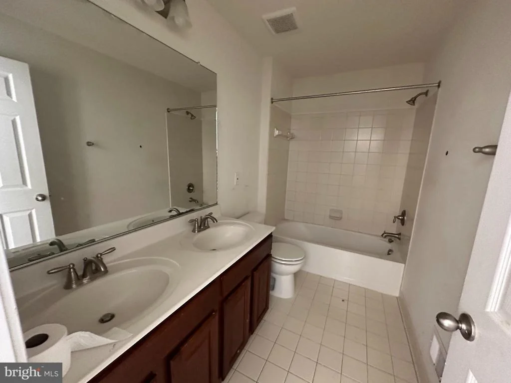 Photo of 7376 TOTTENHAM DRIVE
