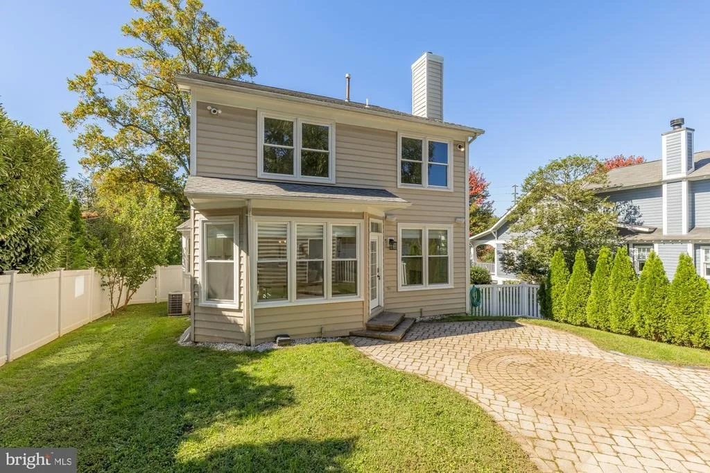 Photo of 1505 SPRING VALE AVENUE